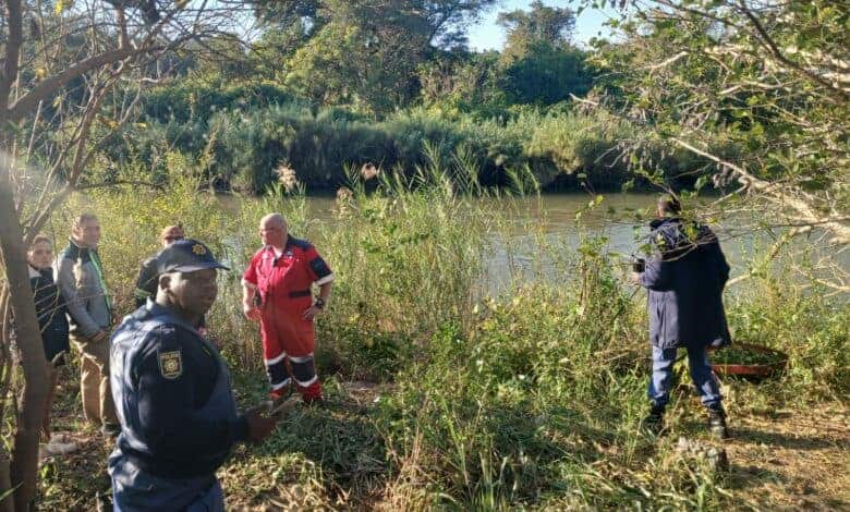 Police and emergency personnel work to retrieve the vehicle from the Crocodile River. Photo: Supplied/SAPS